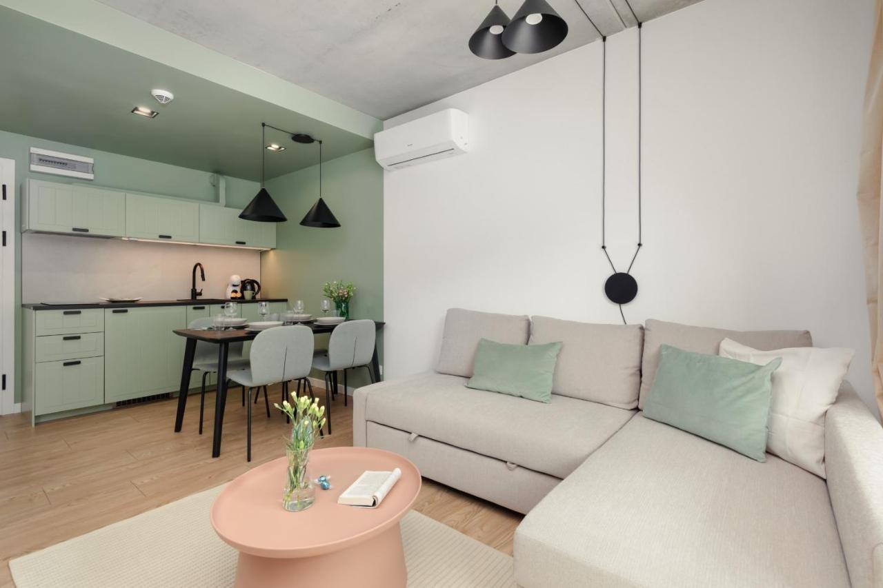 Port With Swimming Pool, & Gym By Renters Apartment Kolberg