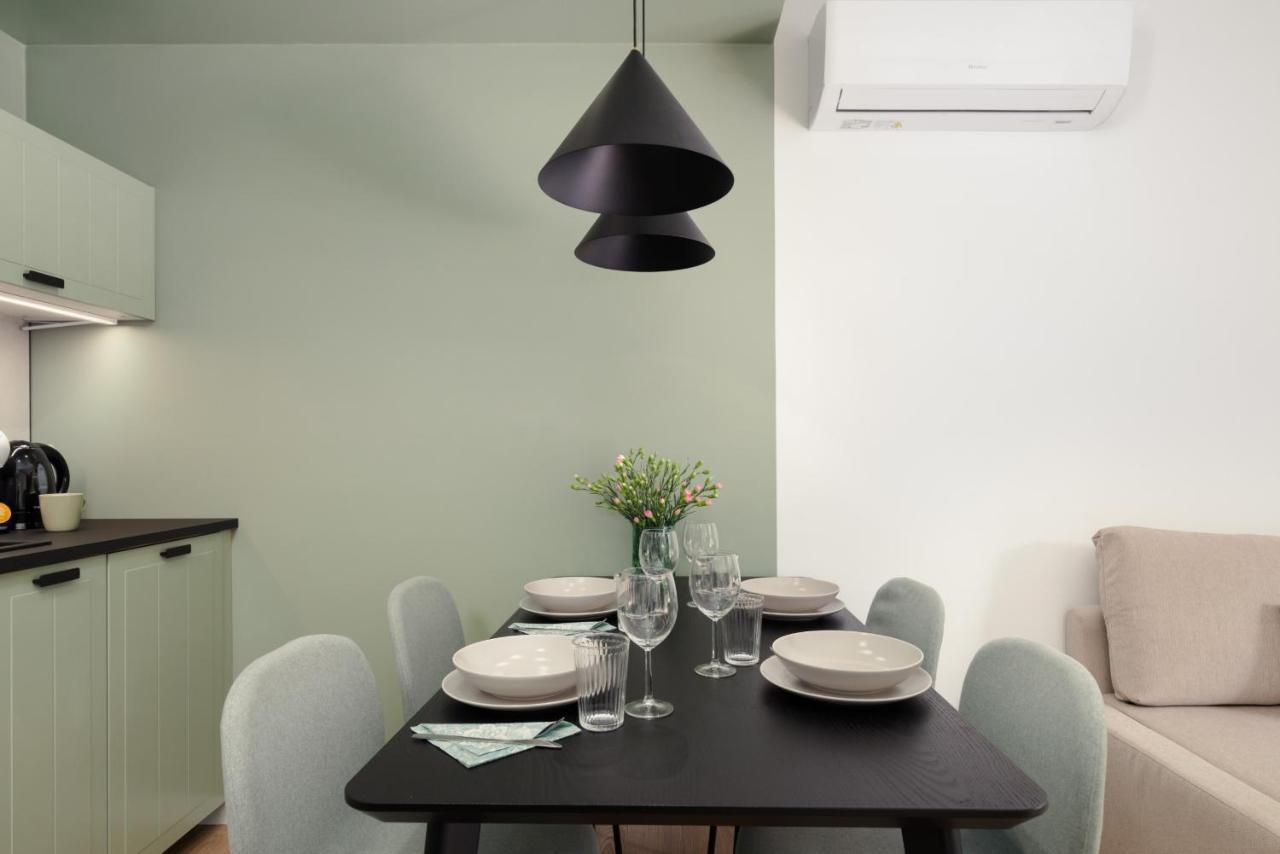 Apartment Port With Swimming Pool, & Gym By Renters *