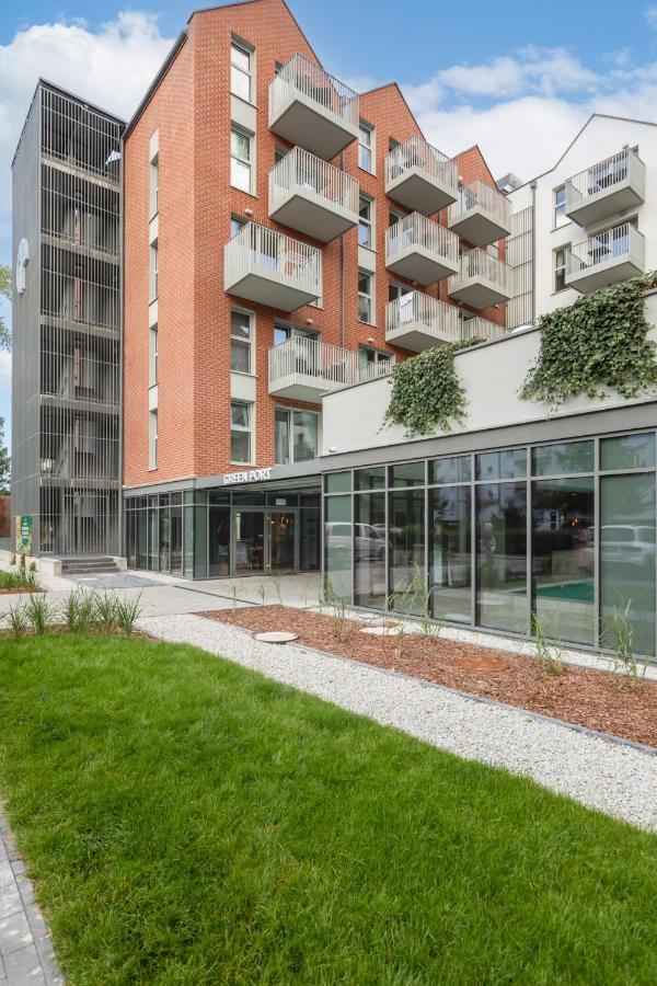 Port With Swimming Pool, & Gym By Renters Kolberg