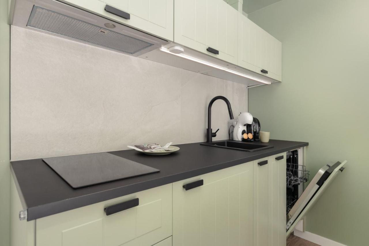 Apartament Port With Swimming Pool, & Gym By Renters *