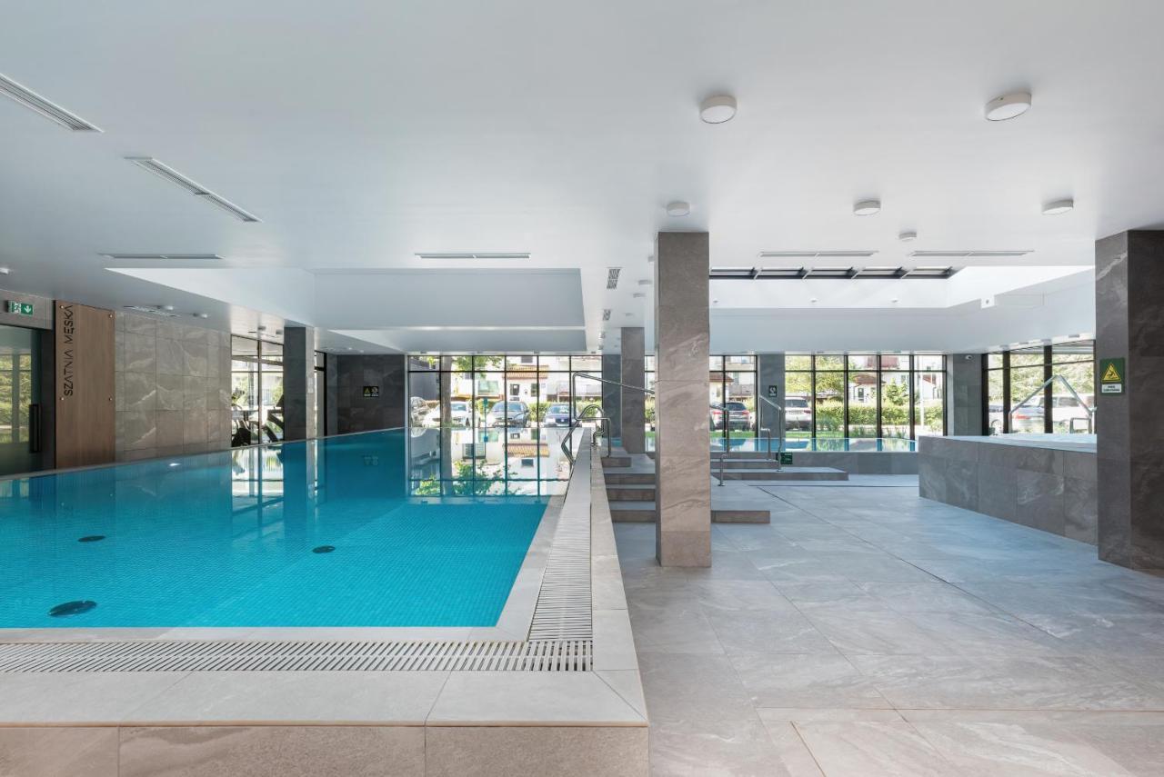Port With Swimming Pool, & Gym By Renters Kolberg