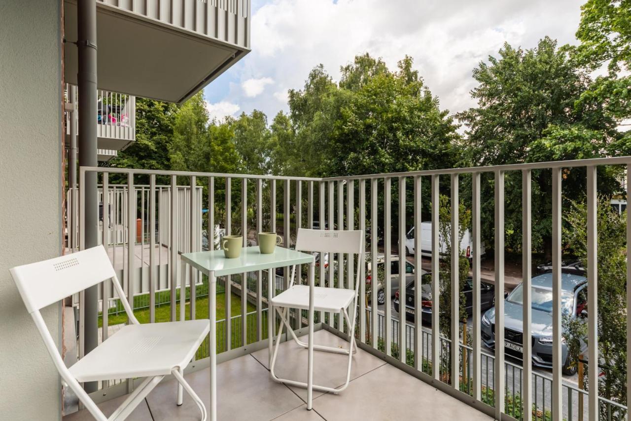 Port With Swimming Pool, & Gym By Renters *